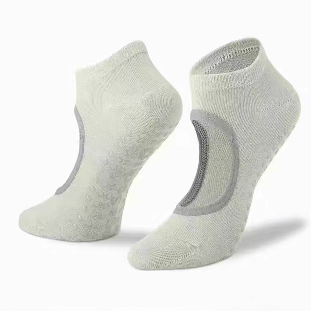 Non-Slip Yoga Socks for Women  - Yoga & Fitness With Denise のレビューと価格