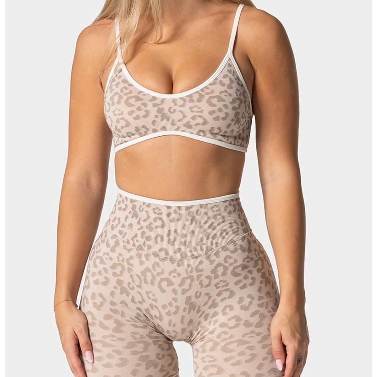 Leopard Print Color-Block Bra  - Yoga Blocks のレビューと価格