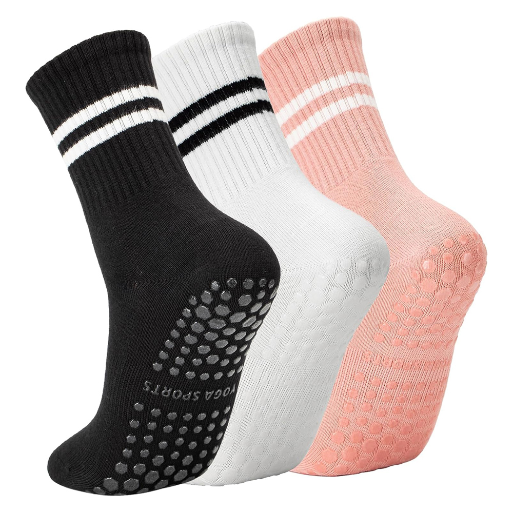 Yoga Pilates Socks with Grips  - Yoga Dance & Fitness Center Llc のレビューと価格